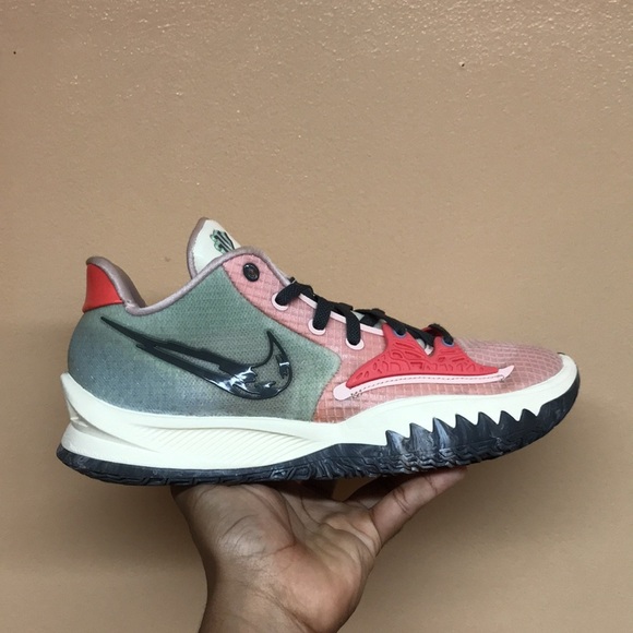Nike Kyrie 4 Low “Pale Coral” - Picture 7 of 17